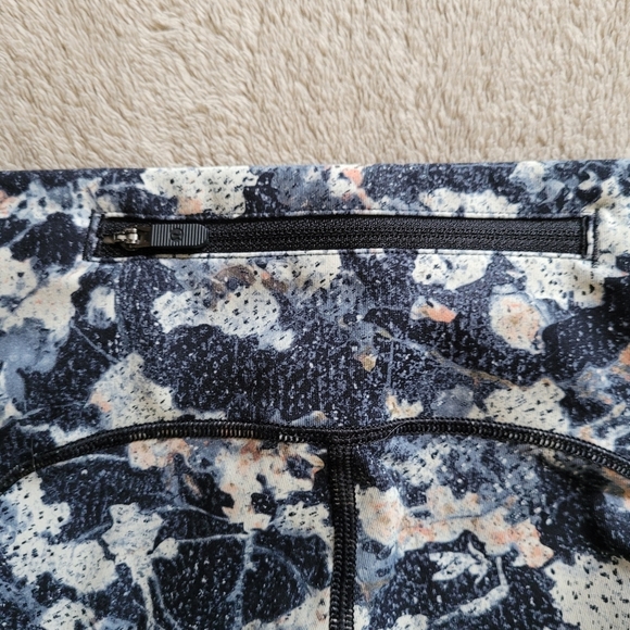 Lululemon Speed Up Tight Full-On Luxtreme 28" Spring Bloom Multi size 2 - Picture 8 of 14